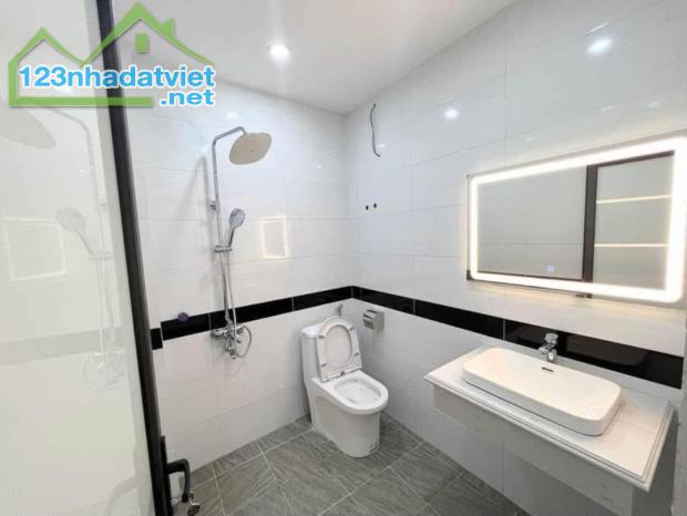 Chính chủ bán nhà Xuân Phương 40M 4 Tầng, 4P Ngủ, gần Mỹ Đình 3km giá 5 tỷ