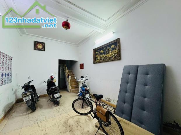 💥Giá Đầu Tư! Thịnh Quang, Ngã Tư Sở, Ngõ Rộng Thoáng, Sổ Vuông A4, DT 40m2, Giá 7.8 Tỷ - 1