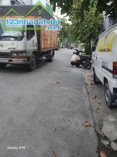 HÓC MÔN, THỚI TAM THÔN, NHÀ 115M2 NGANG 8M, HẺM 5M, CHỈ NHỈNH 5 TỶ