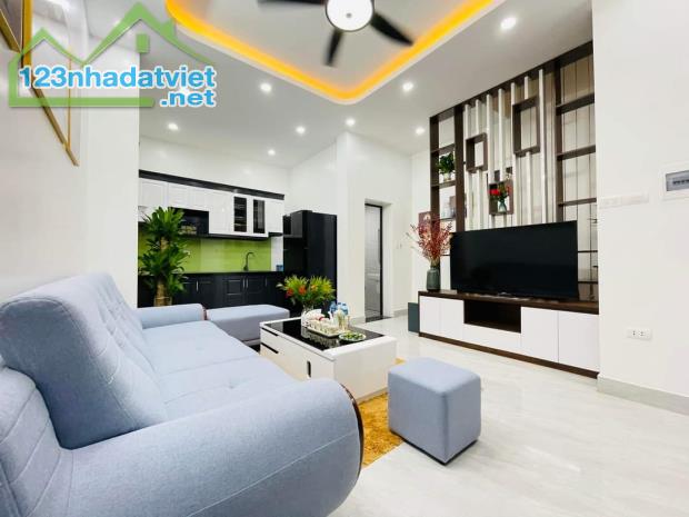 Bán nhà Xuân Phương, Nam Từ Liêm 33M 5 Tầng, 4 phòng, ô tô đỗ sát nhà giá 4.3 tỷ
