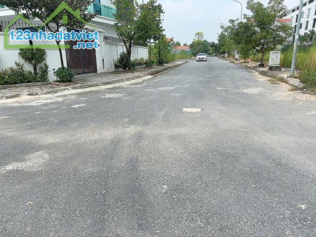 Bán đất biệt thự KĐT Park Hill , diện tích 370m2 giá 19.x tr/m