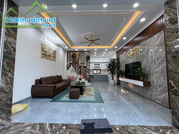 BÁN NHÀ MỚI KOONG TẠI - LIÊN NINH, THANH TRÌ - DT: 40 M2 ( PULL NỘI THẤT) - 3