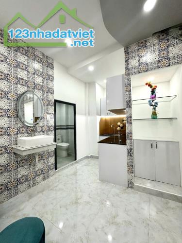 NGUYỄN VĂN ĐẬU - HẺM XE HƠI - NHÀ ĐẸP Ở NGAY 2PN 2 WC - CHỈ 4,6 TỶ - 2