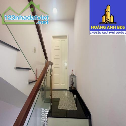 Bán nhà mặt phố MTKD_ Chưa đến 63 tr/m2 _ Đường Nguyễn Duy Trinh, Quận 2 _ 2 tầng 3 pn 3 w - 3