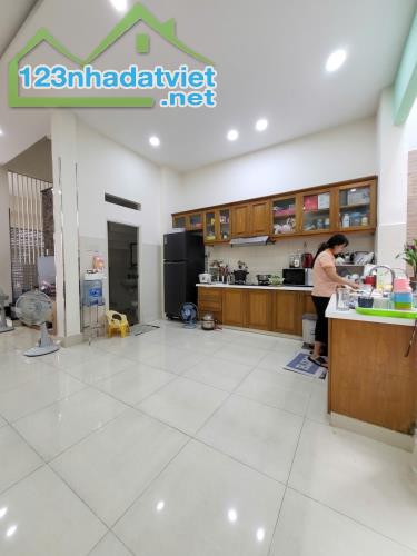 Bán nhà Dt 7 * 15m, 4 Tầng Hxh Lũy Bán Bích, Tân Thành, Tân Phú, Chỉ 10 Tỷ 1 - 2