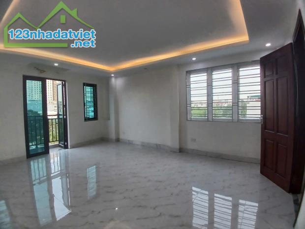 BÁN ĐẤT HỮU LÊ- THANH TRÌ, 50 M2, 5 TẦNG, MẶT TIỀN 4,5M, GIÁ 12,6 TỶ.