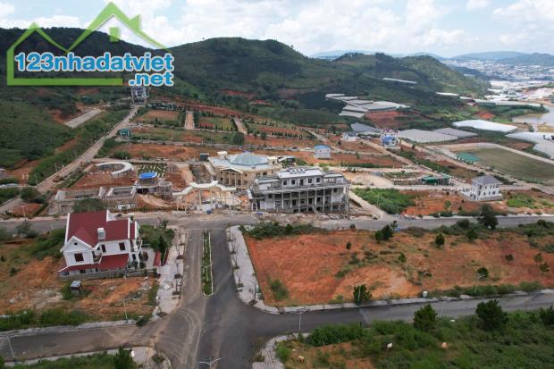 bán đất nằm ven suối siêu đẹp  tại Đà Lạt