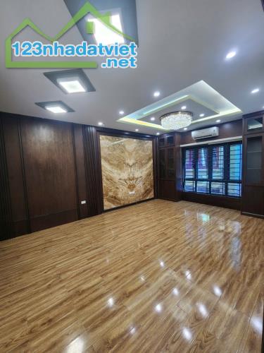 NHÂN CHÍNH- THANH XUÂN - 49M2 x 5TẦNG - 5 NGỦ - AN SINH ĐỈNH - NGÕ THÔNG- HƠN 11 TỶ - 2