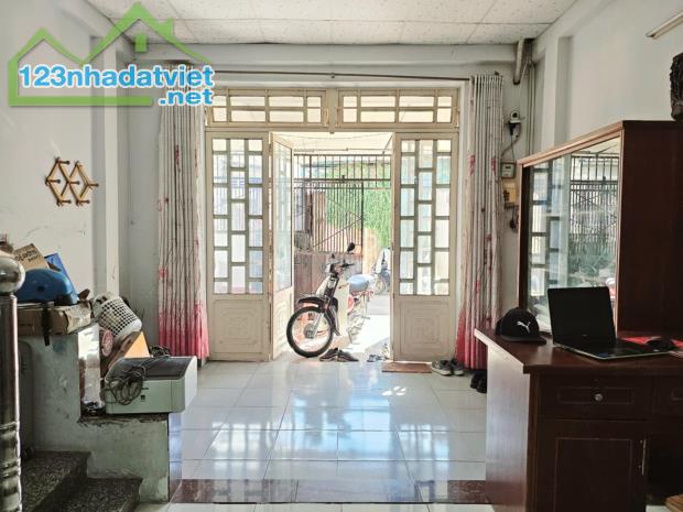 LÊ VĂN KHƯƠNG QUẬN 12, NHÀ 78M2, NGANG 4M, HXH THÔNG, CHỈ NHỈNH 3 TỶ