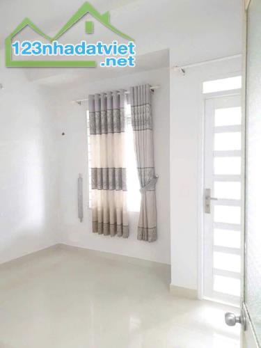 Nhà góc 2 tầng sát đường Ba Đình P9Q8 - Giá : 3.88 Tỷ (T/L) - 3