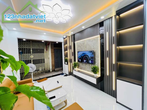 BÙI XƯƠNG TRẠCH - THANH XUÂN - 40M² - 4,x T.Ỷ - NGÕ NÔNG - 15M RA Ô TÔ TRÁNH - MẶT TIỀN RỘ - 1