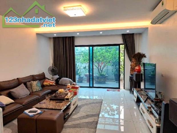 Bán nhà mặt phố tại Giang Biên, DT 100m2, 5T, Kinh Doanh, chỉ 22 tỷ. - 1