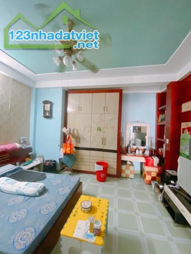 Nhà đẹp ở ngay Âu Dương Lân, xe hơi đỗ cửa, 70m2, 4T, SHR, khu dân tri cao, chỉ 8.8 tỷ - 3