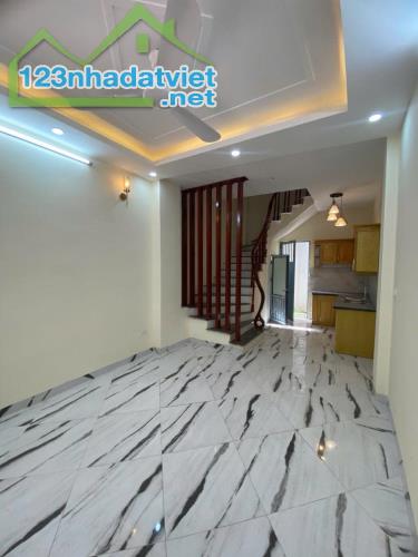 Bán nhà Hoà Bình, Hà Đông,nhà mới,ô tô 7 chỗ trước cửa,ngõ thông,56 m²,3.85 tỷ