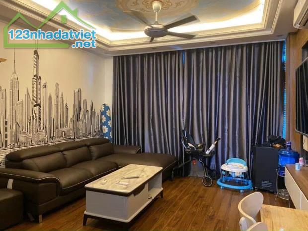 Bán nhà Hà Cầu, Hà Đông, 45m2, oto, kinh doanh, giá rẻ nhỉnh 10 tỷ.