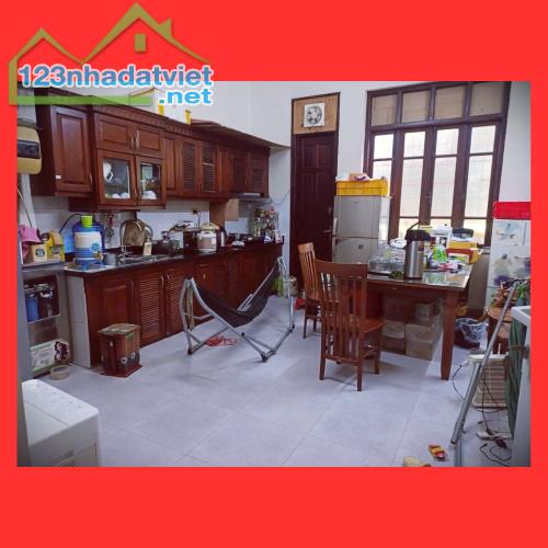 Vô địch giá rẻ! Nhà Cổ Linh 90m2*4T*4m - 2 thoáng - Sân Vườn - Ô tô vào nhà - 6 phút Aeon - 4