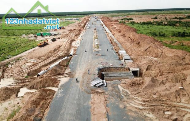 Đất nằm mặt tiền đường 25C nối vào cổng Sân Bay Long Thành, chuyển nhượng 1t150 - 2