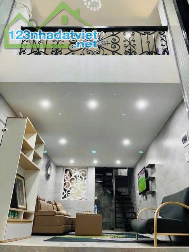 Bán nhà Ba Đình 40m2 ngõ thông, vài bước chân ra phố, giá nhỉnh 6 tỷ