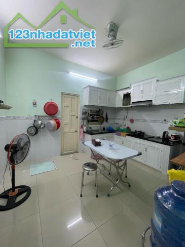 Bán nhà Bình Tân DT 70m² 3 tầng sân thượng hẻm xe hơi nhà mới vào ở ngay. - 1