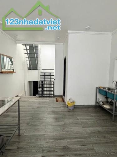 Chỉ 11 tỷ sở hữu nhà 3 tầng 50m2 đường Nguyễn Công Trứ Quận 1 - 1