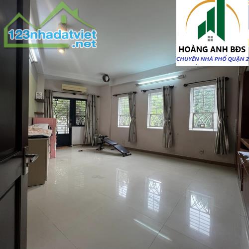 Bán nhà riêng HXT_ Đường Lê Văn Thịnh, Quận 2 _ 2 tầng 3 pn 2 wc _ Đường ô tô thông _ 102