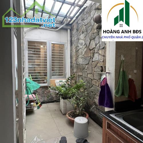 Bán nhà riêng HXT_ Đường Lê Văn Thịnh, Quận 2 _ 2 tầng 3 pn 2 wc _ Đường ô tô thông _ 102 - 5