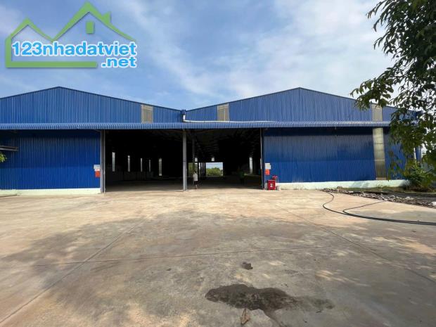 Bán nhà xưởng và kho bãi Thiện Tân, Vĩnh Cửu, Đồng Nai, 5200m2, giá 19 tỷ 500.