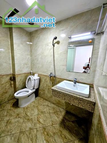 BÁN NHÀ MẶT PHỐ NGHI TÀM, TÂY HỒ. 80M2 6 TẦNG 23 TỶ- LÔ GÓC 3 THOÁNG - THANG MÁY - MẶT - 4