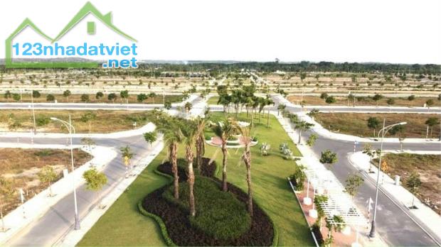 Bán lô góc bìa Biệt thự view sông Biên Hoà New City 238m trong sân golf đã có sổ hồng giá