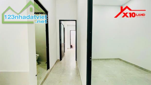 Bán nhà mới hoàn côg ngay quảg trườg  Tân Tiến-Biên Hòa 90m2 chỉ 2,5tỷ - 4