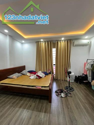 BÁN NHÀ NGÕ 230 ĐỊNH CÔNG THƯỢNG, LÔ GÓC, O TÔ, 42MX5T, CHỈ 7.X TỶ - 2