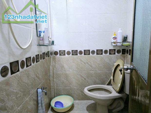CÁCH CÂY CẦU QUA QUẬN 1 - PHAN VĂN HÂN - HẺM THÔNG - 50M2 - CHỈ 6,35 TỶ - 2