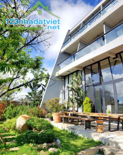 Khách sạn Đà Lạt, sân vườn, có view, 21 phòng diện tích 904m2, đường oto, sổ hoàn công