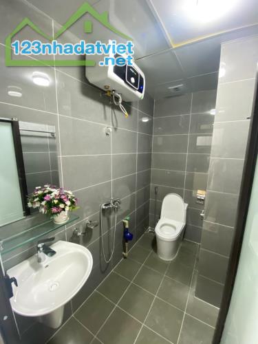 Bán tòa CCMN/CHDV 62m2 Vĩnh Tuy, sát Cao đẳng Kinh doanh Công nghệ, DT 800tr/năm - 4