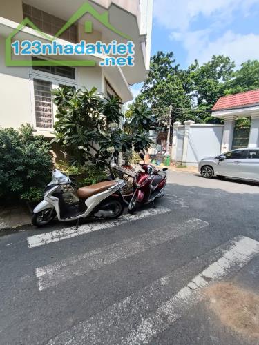 Lô góc mặt tiền đường số 1 xe hơi thông Lý Phục Man Bình Thuận Quận 7, 4 tầng 60m2, 10.5tỷ - 2