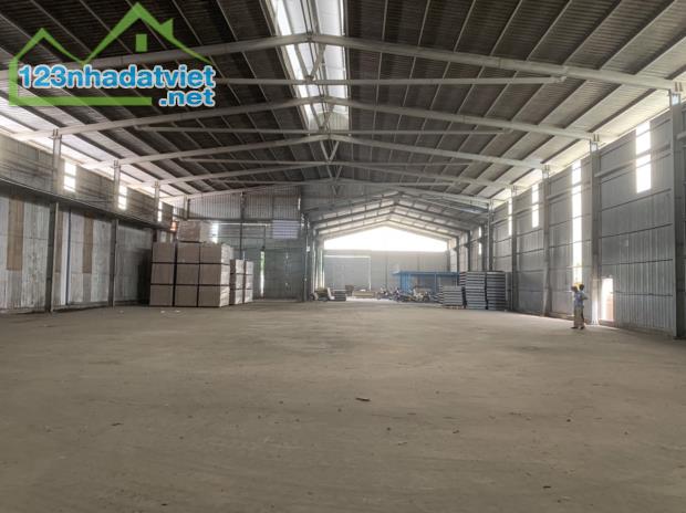 Cho thuê 1000m2 và 1800m2 ở CCN Cầu Gáo Đan Phượng kho cao 9m khung Zamil - 1