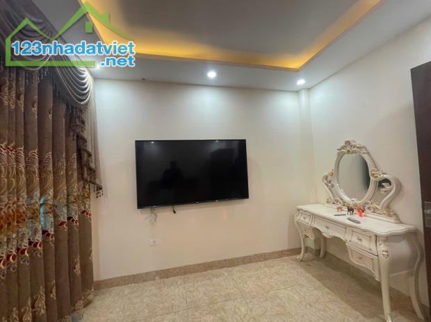 NHÀ ĐẸP FULL NỘI THẤT, HÀ TRÌ, HÀ ĐÔNG, TIỆN ÍCH BẠT NGÀN 30M2, 5 TẦNG, CHỈ GẦN 6 TỶ