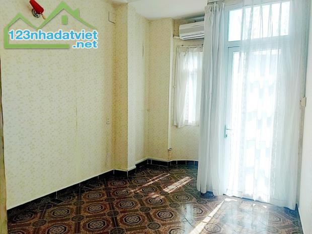 Gấp bán nhà chỉ 7.7 tỷ, gần Mặt tiền Lê Qúy Đôn, Quận 3, 5 tầng, dt đất 50m2.