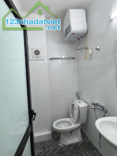 Nhà Tam Trinh 36M2 - Tầm Tiền Hiếm - 15 Phút Lên Phố - Nội Thất Cơ bản - Sổ đỏ chính chủ