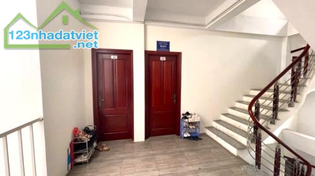 Nhà đẹp phố Trạm, 167m2, 7 tầng, thang máy, ô tô tránh, sát phố chính, chỉ 28.5 tỷ. - 3