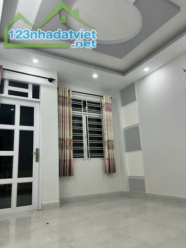 bán nhà hẻm xe hơi nhà bè dưới 6 tỷ. dt: 4 x 13m, 2 lầu, 4pn, 5wc, xe hơi đậu trước nhà - 2