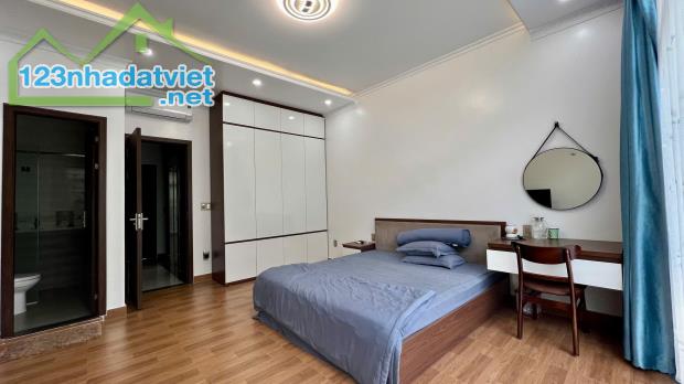 CHo thuê nguyên ăn 4 ngủ Vinhomes Marina, giá 30tr - 5