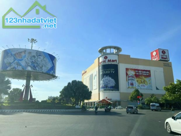 Bán 2 lô đất liền kề mặt tiền Đại Lộ Hùng Vương gần siêu thị Lotte giá rẻ nhất khu vực