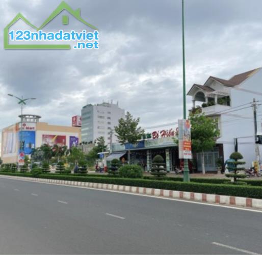 Bán 2 lô đất liền kề mặt tiền Đại Lộ Hùng Vương gần siêu thị Lotte giá rẻ nhất khu vực - 1