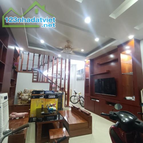 HIẾM CHÙA QUỲNH, Ô TÔ ĐỖ CỬA, SÁT PHỐ, ÁNH SÁNG NGẬP TRÀN 44M x 4T 6X TỶ 0901753139 - 2