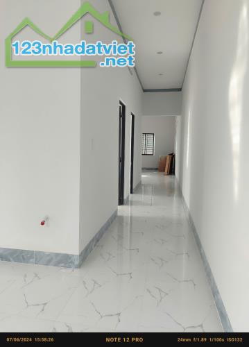 Bán nhà TTTT Đất Đỏ - vị trí 2 mặt tiền - 105.6m2 - SHR - 1.4 tỷ. Lh:0856038138 - 3