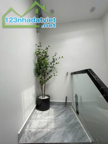 Bán nhà 2 tầng ngõ 229 Hàng Kênh - 3