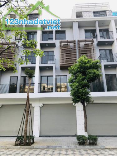 Gia đình cần bán Shophouse cực đẹp view công viên 2 mặt tại The Manor CenTral