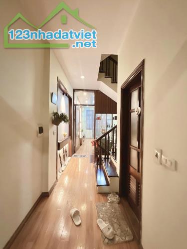 Bán nhà mặt phố Kim Mã, quận Ba Đình, 102m2 vị trí đẹp, thang máy, mặt tiền to, kinh doanh - 2