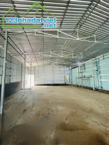 CHO THU.Ê KHO: NHÀ KHO RỘNG 240m2 - VỊ TRÍ THUẬN TIỆN GẦN CẦU TRẦN HOÀNG NA